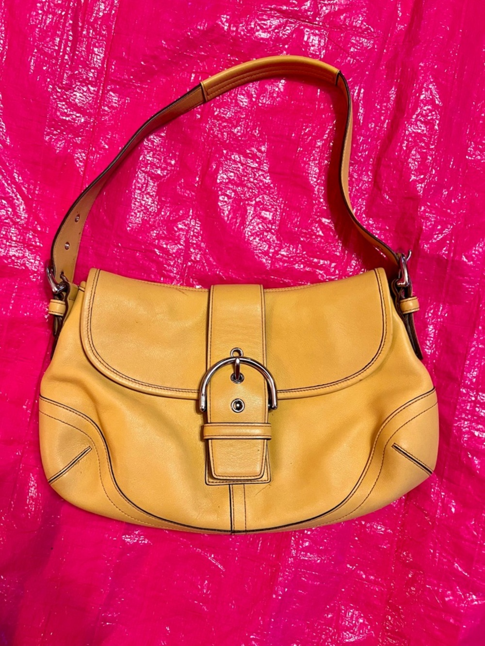 Rare Vintage Coach Yellow Leather Shoulder Bag Buckle Flap Hobo Purse Y2K - Picture 2 of 5